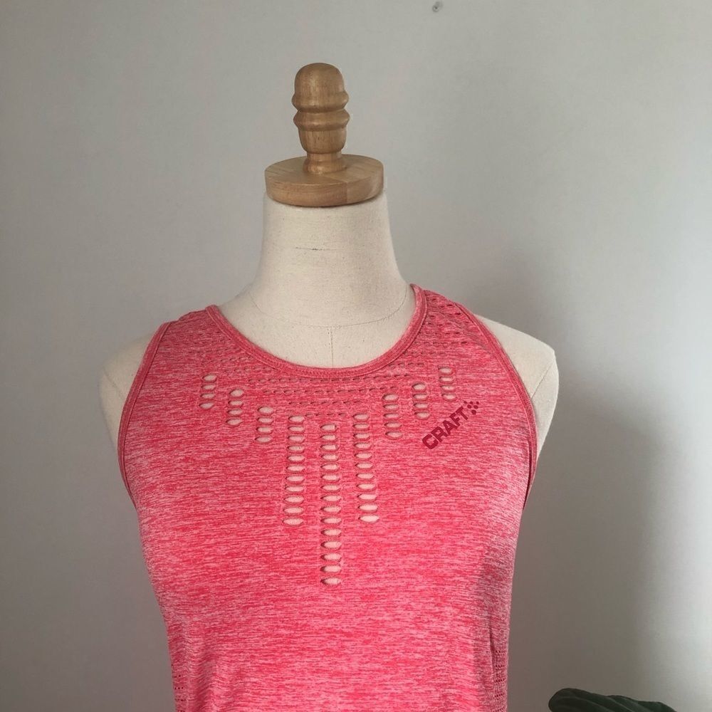 Craft Core Seamless Pink Run Tank Small - Picture 3 of 8